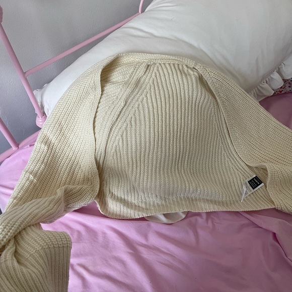 SHEIN Cream Shrug Sweater with Ribbed Knit Texture - Picture 3 of 4